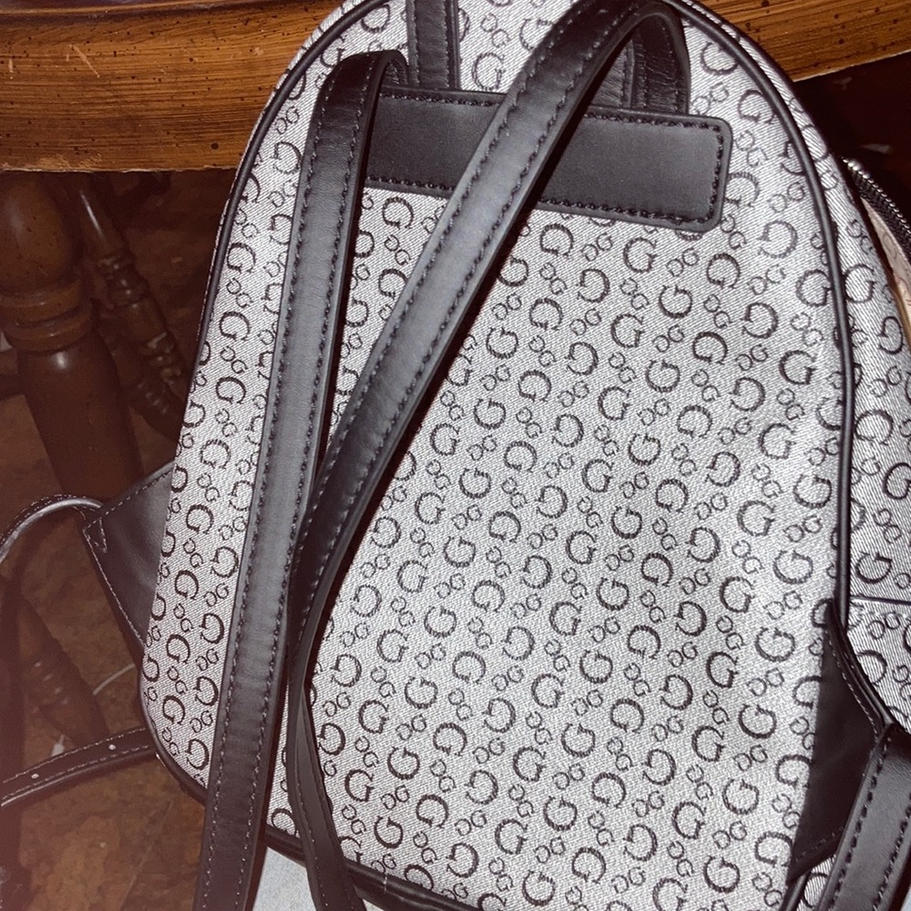 Guess bag - Picture 3 of 4